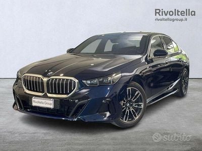 Usata BMW 520 M Sport 197 CV (144 kW) 2024 Blu Berlina