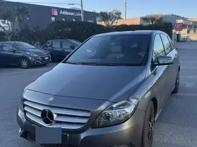 Usata Mercedes B180 109 CV (80 kW) 2012 Utilitaria
