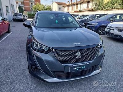 Usata Peugeot 2008 Allure 101 CV (74 kW) 2021 Grigio SUV