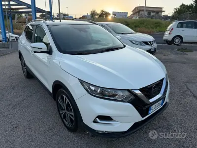 Usata Nissan Qashqai N-Connecta 131 CV (96 kW) 2017 Bianco SUV