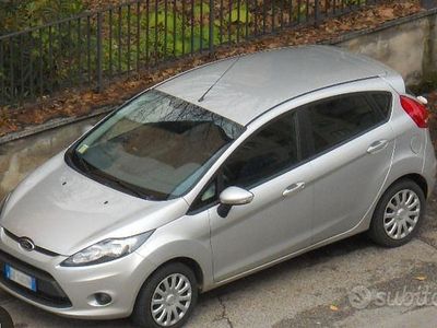 Begagnad Ford Fiesta 82 HK (60 kW) 2009 Grå Halvkombi