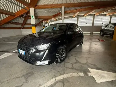 Usata Peugeot 208 102 CV (75 kW) 2023 Nero Utilitaria