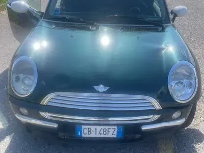 Usata Mini Cooper 116 CV (85 kW) 2002 Verde Utilitaria