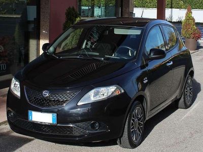 Usata Lancia Ypsilon Gold 69 CV (50 kW) 2016 Nero Utilitaria