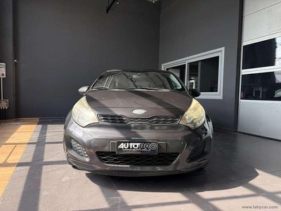 Usata Kia Rio EX 84 CV (61 kW) 2013 Nero Berlina