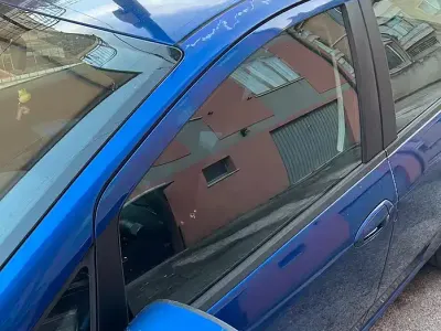 Usata Fiat Grande Punto 75 CV (55 kW) 2005 Bluazzurro Utilitaria