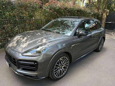 Usata Porsche Cayenne 340 CV (250 kW) 2021 Grigio quarzite SUV