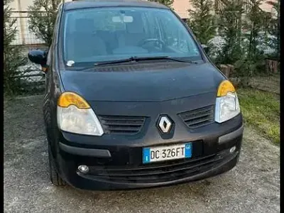 Usata Renault Modus 75 CV (55 kW) 2006 Monovolume