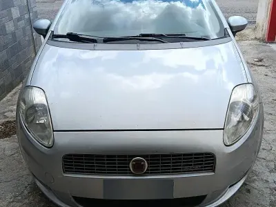 Usata Fiat Grande Punto 90 CV (66 kW) 2008 Grigio Utilitaria