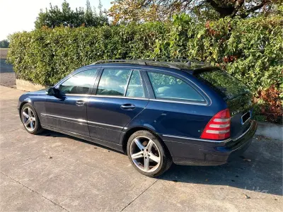Usata Mercedes C220 Elegance 143 CV (105 kW) 2004 Blu/azzurro Station wagon