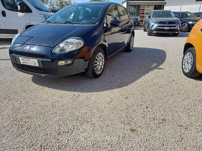 Usata Fiat Punto 77 CV (56 kW) 2017 Blu Utilitaria
