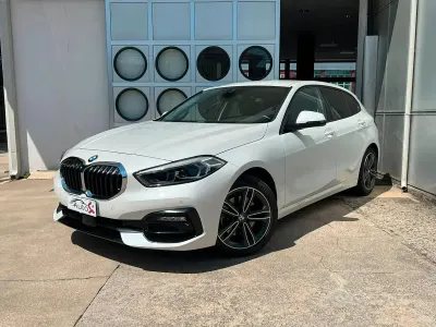 Usata BMW 116 Sport Line 116 CV (85 kW) 2021 Bianco Utilitaria