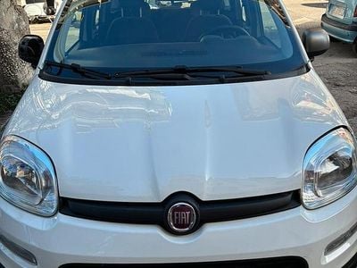 Usata Fiat Panda Young 69 CV (50 kW) 2024 Bianco Berlina