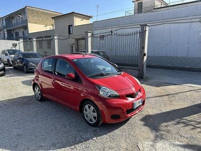 Usata Toyota Aygo 69 CV (50 kW) 2010 Rosso Utilitaria