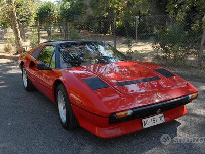 Usata Ferrari 208 1983 Rosso Coupé