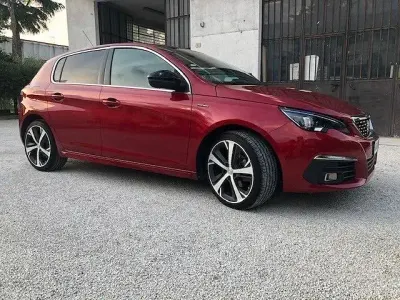Begagnad Peugeot 308 GT-line 120 HK (88 kW) 2018 Röd Sedan