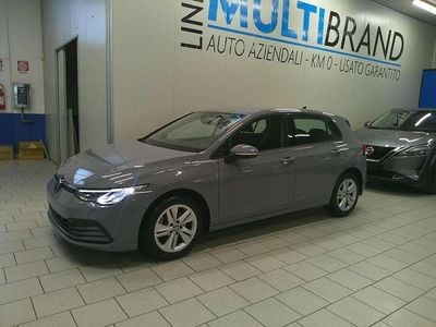 Usata VW Golf VIII Life 150 CV (110 kW) 2020 Grigio pastello Berlina