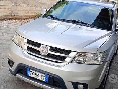 Käytetty Fiat Freemont 170 HP (125 kW) 2012 Katumaasturi