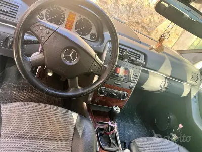 Usata Mercedes B200 2007 Grigio Monovolume