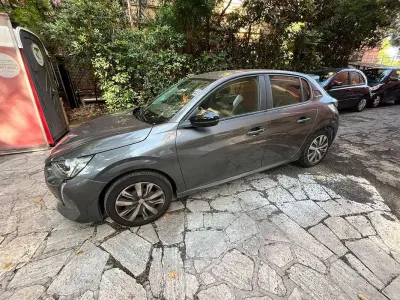 Usata Peugeot 208 Allure 101 CV (74 kW) 2023 Grigio Utilitaria