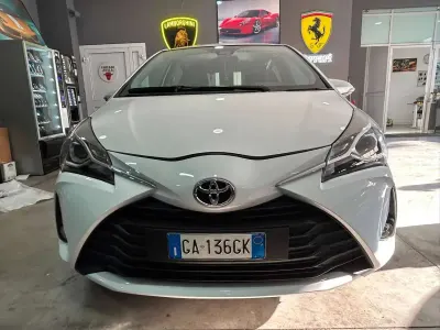 Usata Toyota Yaris Active 72 CV (52 kW) 2019 Bianco Berlina