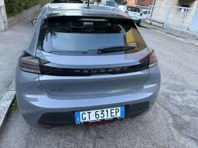 Usata Peugeot 208 Active 75 CV (55 kW) 2024 Utilitaria