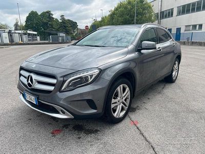 Usata Mercedes GLA180 109 CV (80 kW) 2016 Grigio SUV