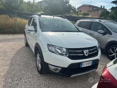 Usata Dacia Sandero Stepway 90 CV (66 kW) 2016 Bianco Berlina