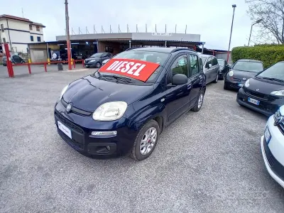 Usata Fiat Panda Lounge 75 CV (55 kW) 2014 Blu Utilitaria