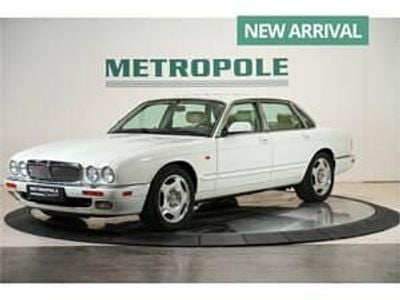 Usata Jaguar XJR 370 CV (272 kW) 1995 Bianco Berlina