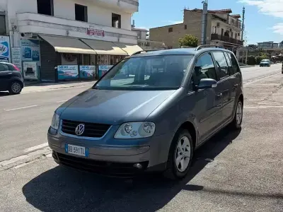 Usata VW Touran Highline 105 CV (77 kW) 2006 Grigio Monovolume