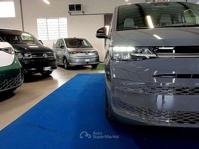 Nuova VW Multivan 177 CV (130 kW) 2026 Grigio puro met Furgone