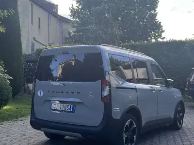 Usata Ford Tourneo Courier Active 124 CV (91 kW) 2025 Monovolume