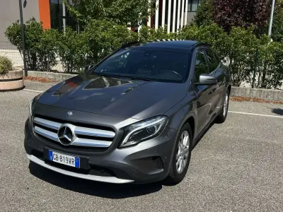 Usata Mercedes GLA200 Premium 136 CV (100 kW) 2016 Grigio SUV