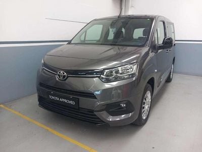 Begagnad Toyota Proace City City 100 kW (136 HK) 2022 Grå Minibuss