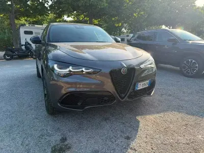 Usata Alfa Romeo Stelvio Veloce 280 CV (205 kW) 2024 Grigio SUV