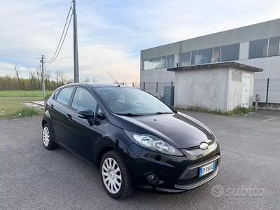 Usata Ford Fiesta 82 CV (60 kW) 2009 Nero Utilitaria