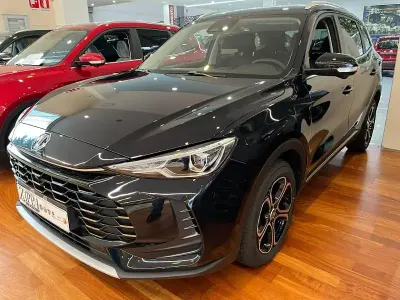 Usata MG ZS Luxury 106 CV (77 kW) 2025 Nero SUV