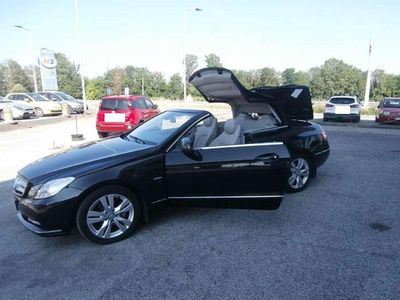 Usata Mercedes E220 Executive 170 CV (125 kW) 2012 Nero Cabrio