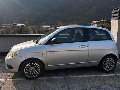 Usata Lancia Ypsilon 69 CV (50 kW) 2011 Grigio Utilitaria