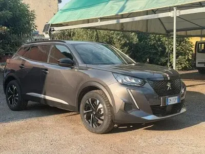 Usata Peugeot 2008 Allure 131 CV (96 kW) 2023 Grigio SUV
