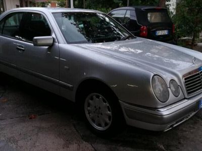 Mercedes 200