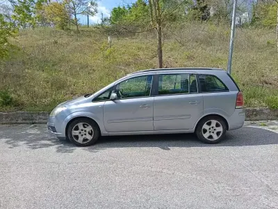 Usata Opel Zafira 101 CV (74 kW) 2006 Grigio Monovolume