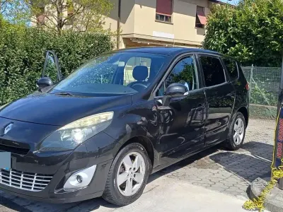 Usata Renault Grand Scénic II 110 CV (80 kW) 2009 Nero Monovolume