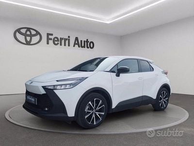 Usata Toyota C-HR Eco 223 CV (164 kW) 2025 Super white SUV
