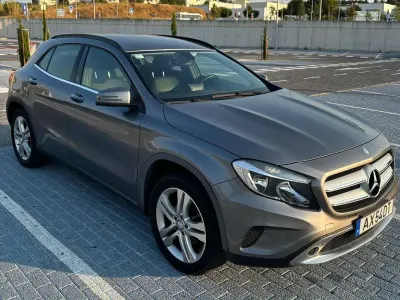 Usata Mercedes GLA220 Executive 170 CV (125 kW) 2015 Grigio SUV