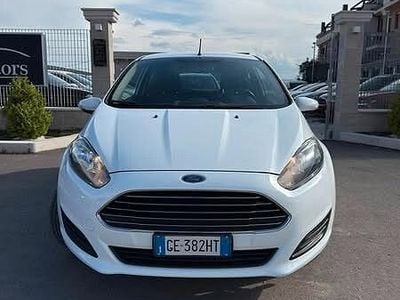 Usata Ford Fiesta Titanium 60 CV (44 kW) 2015 Bianco Berlina