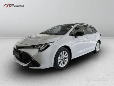 Nuova Toyota Corolla Active 140 CV (102 kW) 2026 Grigio Station wagon