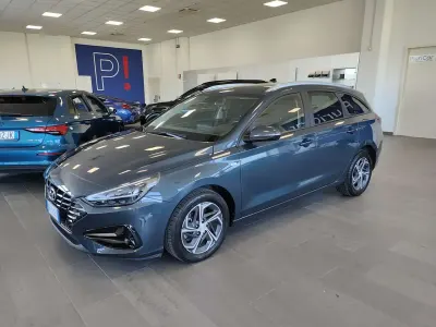 Usata Hyundai i30 120 CV (88 kW) 2023 Grigio Station wagon