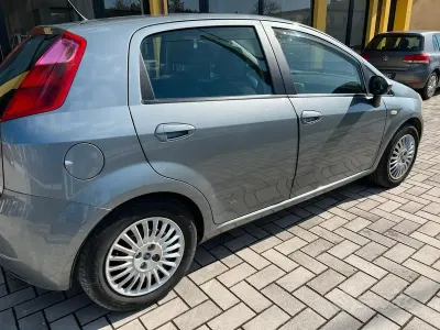 Usata Fiat Grande Punto 65 CV (47 kW) 2007 Grigio Utilitaria